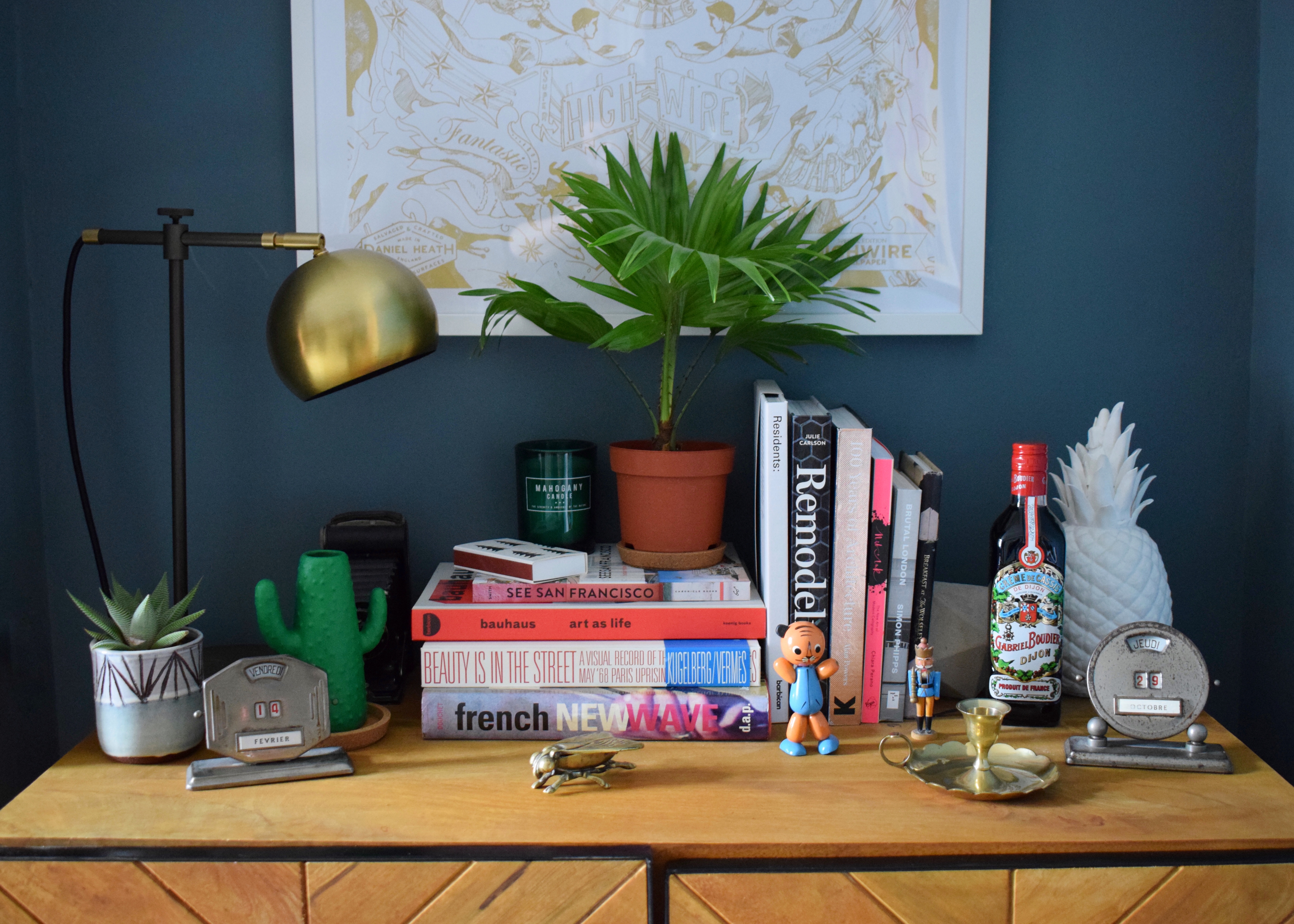 Ideas and tips for styling a surface or vignette, stylist rules in ...