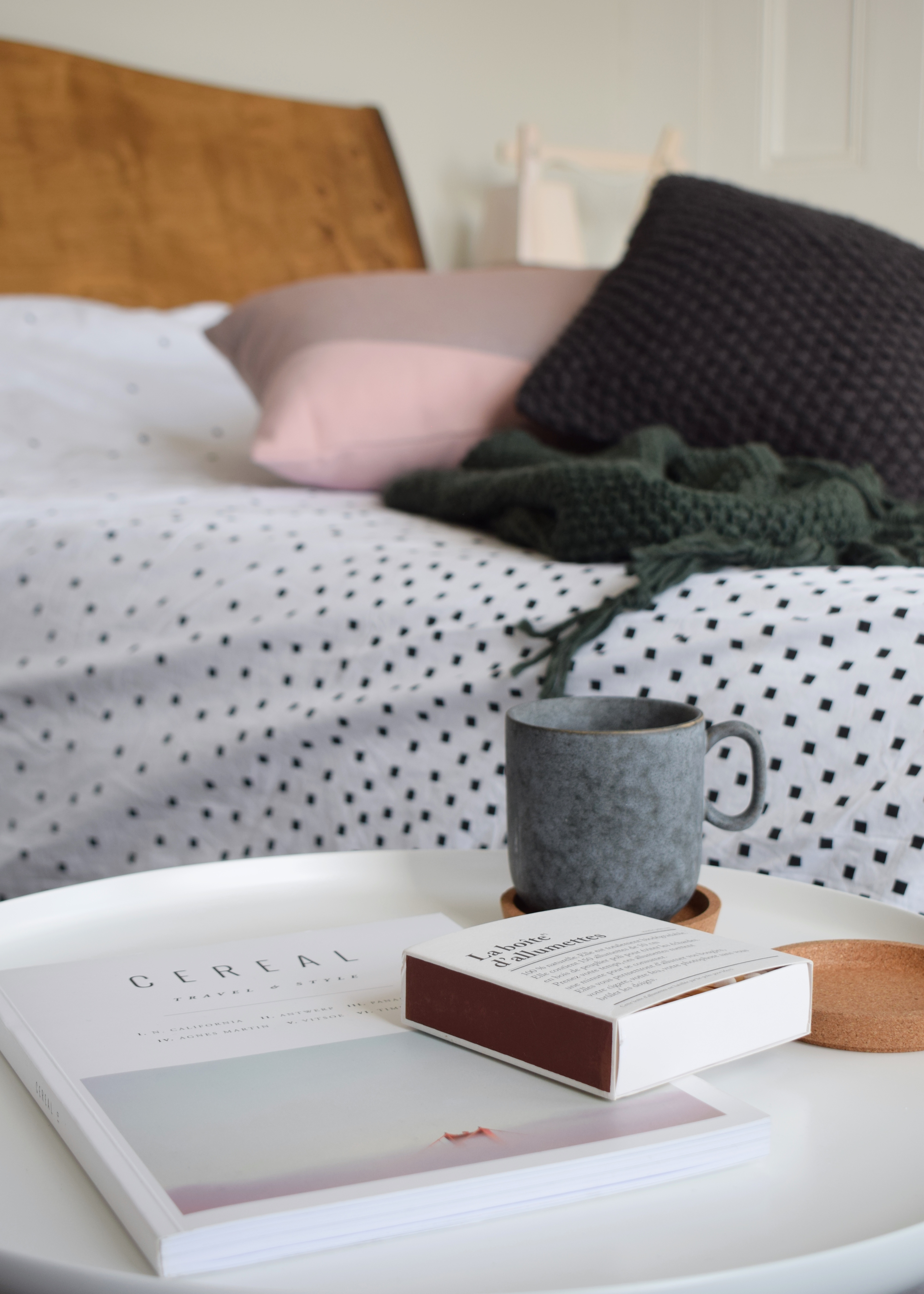 Ideas and tips for styling a surface or vignette, stylist rules in ...