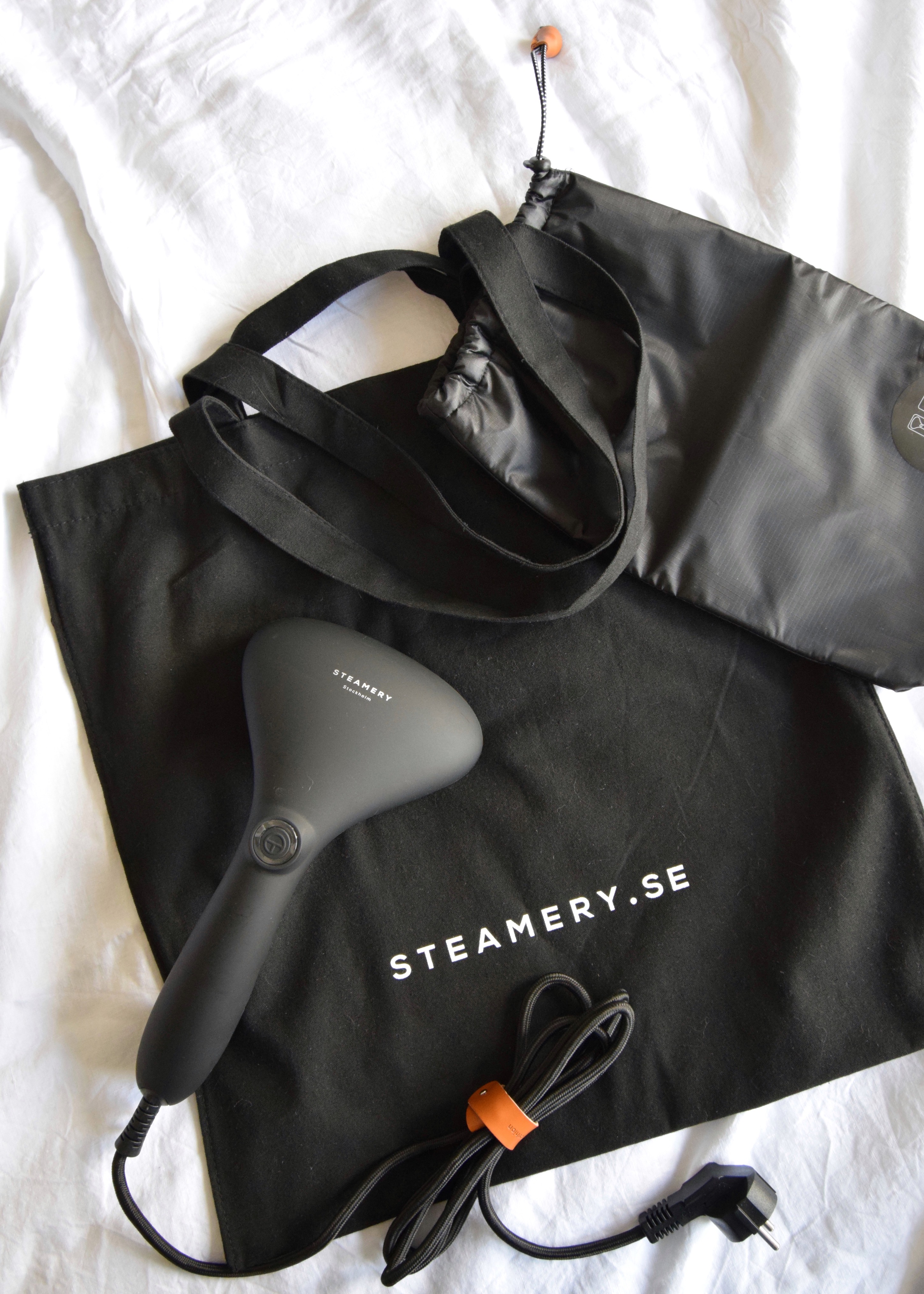 Steamery Steamery textile garment care, scandinavian ecological minimalist design